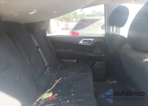 2015 Nissan Pathfinder S z USA, uszkodzony, nr VIN 5N1AR2MM3FC677811